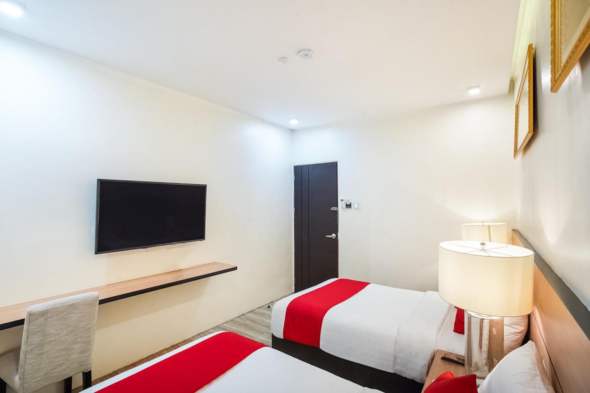 Oyo 489 Casa Mia Hotel Suites General Santos City Exterior photo